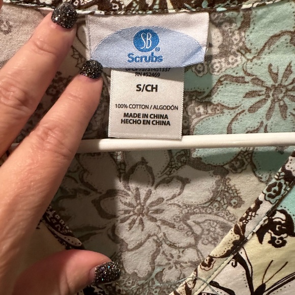 SB Scrub Top - Picture 4 of 7